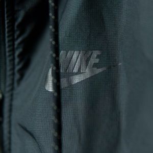 Men’s Nike hypermesh windbreaker -black/medium